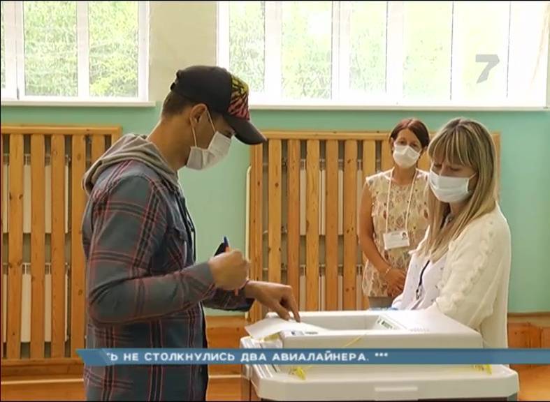 Поправки в Конституцию одобрили почти 850 тысяч избирателей Красноярского края