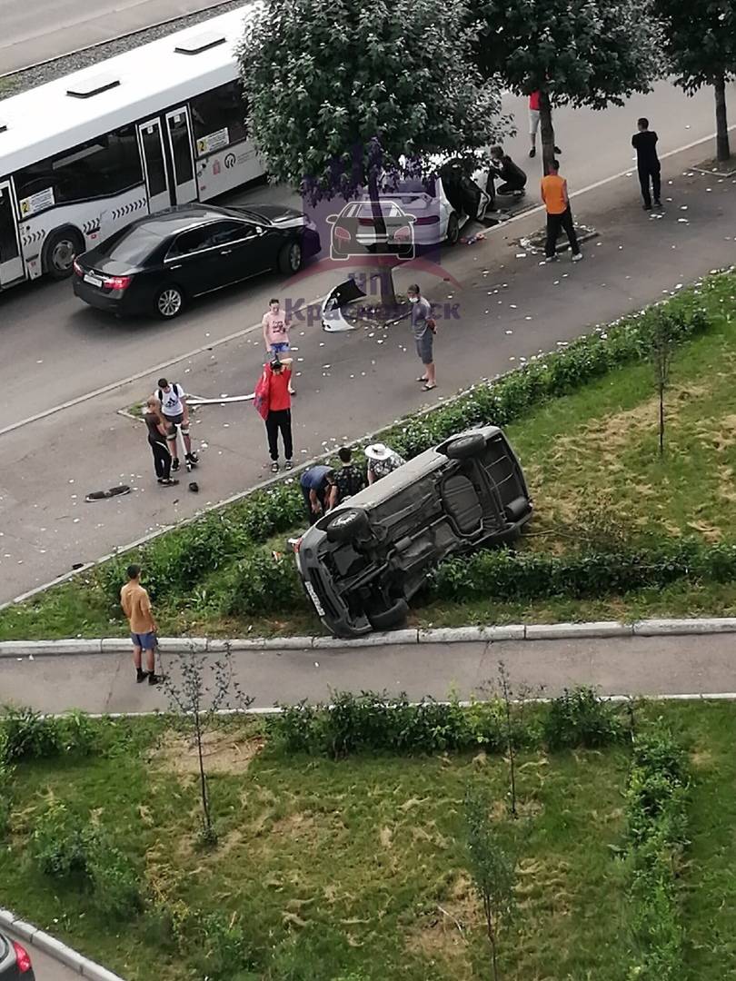 Фото: ЧП Красноярск дтп3.jpg