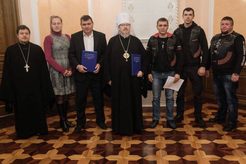 попы.jpg попы.jpg