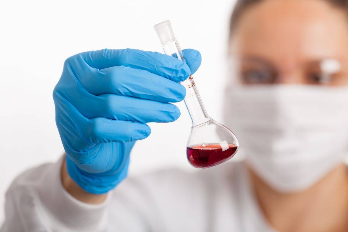 scientist-with-a-test-tube-1548076201rXG.jpg scientist-with-a-test-tube-1548076201rXG.jpg