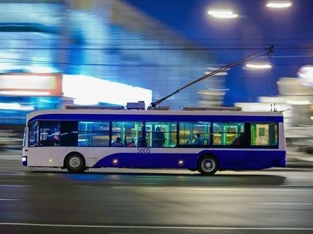 trolley.jpg trolley.jpg