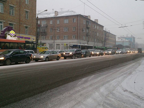 В последний понедельник зимы Красноярск укутало снегом					     title=