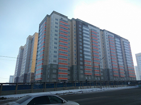 Пара взыскала с «Сибиряка» 243 тысячи за холодную квартиру в Покровке. Один из домов в ЖК «Покровский», который строят на Караульной. Фото: pokr.usk-sibiryak.ru