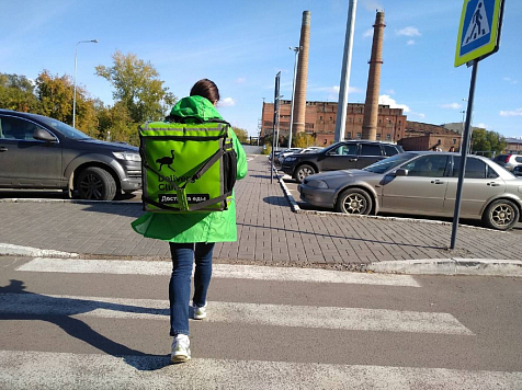 «Идёт рюкзак с ногами»: как работают курьеры Delivery Club в Красноярске. Фото: "7 канал"