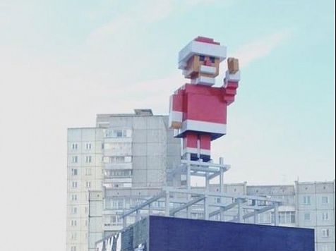 У КИЦа поставили пиксельного Деда Мороза вместо Ленина. Скрин: Площадь Мира