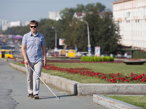 Слепой парень путешествует автостопом по России и направляется в Красноярск. Фото: Владимир Васкевич 