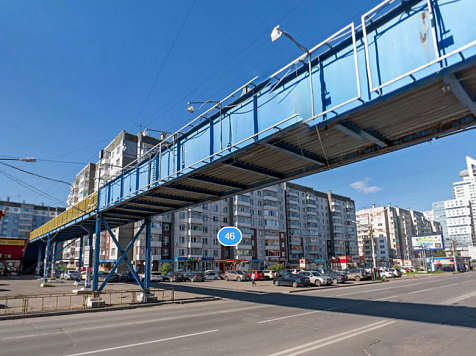 Пешеходный мост на Молокова решили сносить уже в мае. Панорама: maps.yandex.ru