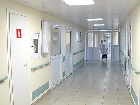 Упавший в краевой больнице потолок напугал пациентов. Кадр: архив «7 канала»