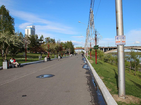 Эксперты объяснили отсутствие пуха на улицах Красноярска в июле. Фото: Ярослав Бушуев