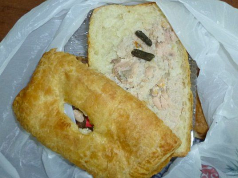 Заключенному хотели передать пирог с наркотиками: ГУФСИН публикует фото выпечки с «секретом». Фото: 24.fsin.su