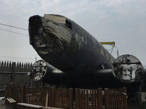 В Красноярске показали, как восстанавливают легендарный самолет «Дуглас» после крушения 1947 года (фото)					     title=