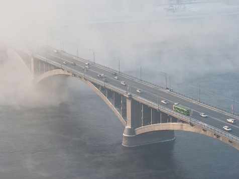 Активисты опубликовали поручение бороться с выбросами в Красноярске за подписью Путина (фото). Фото: Сергей Филинин (1), предоставлено Игорем Шпехтом (2)