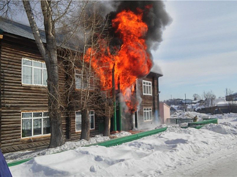 4-летний мальчик из-за шалости погиб в горящем дачном доме. Фото: архив МЧС / 24.mchs.gov.ru