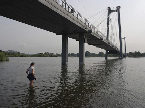 Единственный мост из центра на Татышев закрывают на пол-лета. Фото: Игорь Михайлишин, yandex.ru/maps