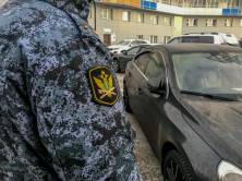 Должник в Красноярском крае отдал машину в аренду таксисту, чтобы не платить кредиторам