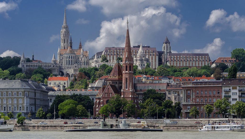 Красноярцы снова могут получать турвизы в Венгрию 