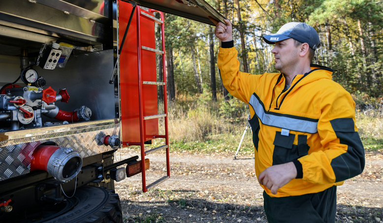 Лесные пожарные Красноярского получили более 300 единиц спецтехники