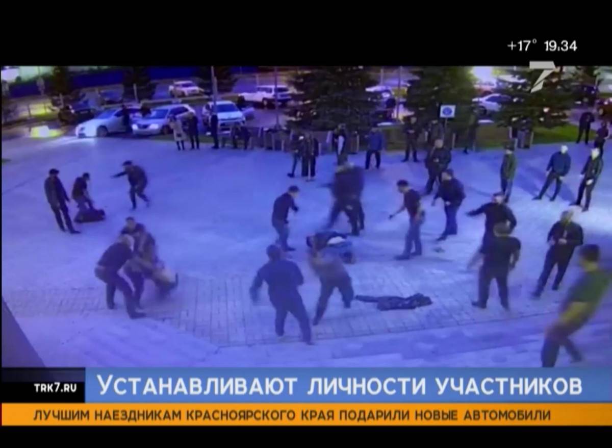В Красноярске полиция ищет участников массовой драки возле бара