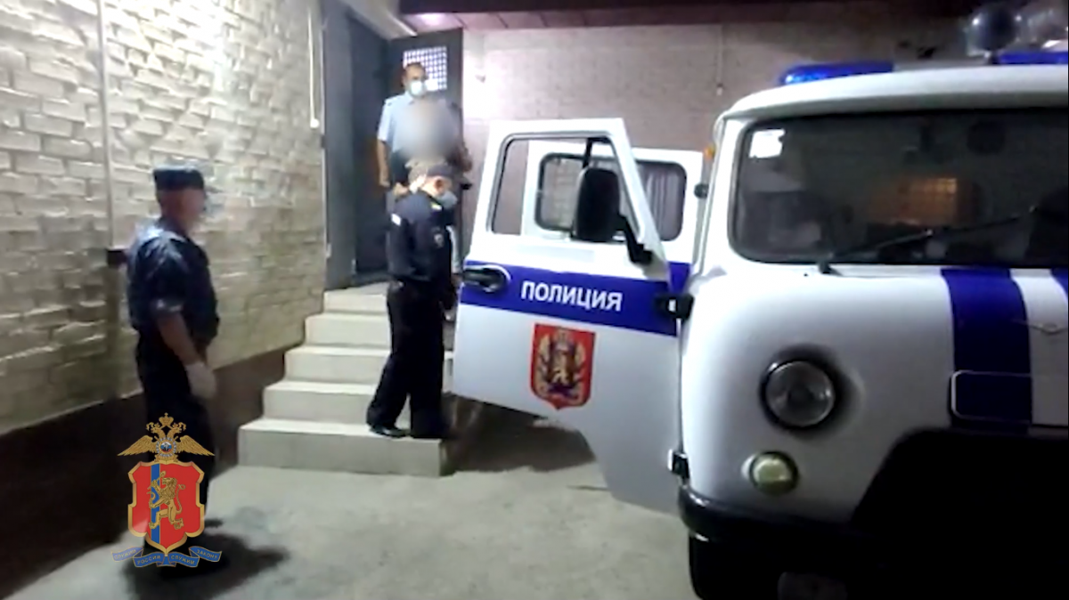 Двое жителей Красноярского края остались без украденной машины благодаря убедительному родственнику