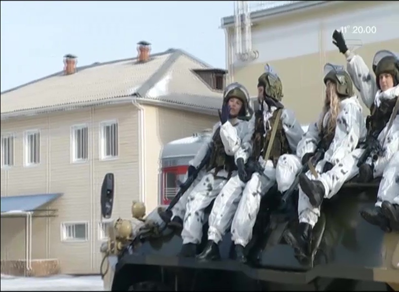 Девушки «7 канала Красноярск» на себе испытали все прелести военной службы и поздравили защитников Отечества