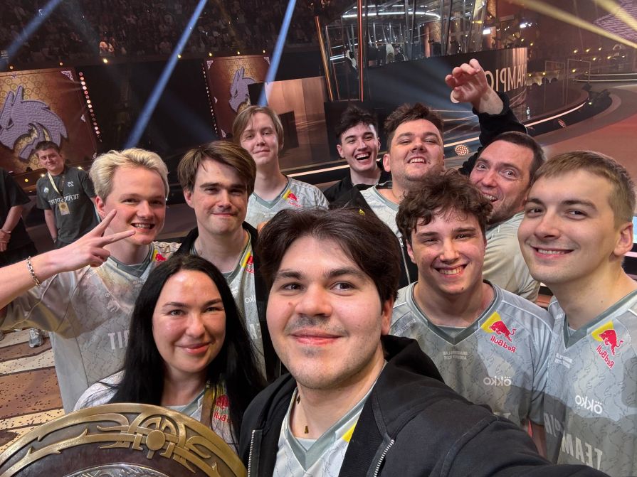 Уроженец Красноярского края стал трехкратным чемпионом мира по Dota 2 - trk7