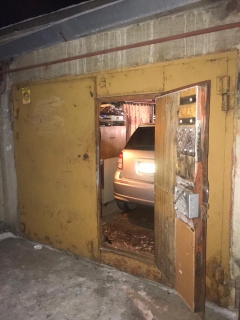 В Красноярске в гараже на Семафорной погибли два человека