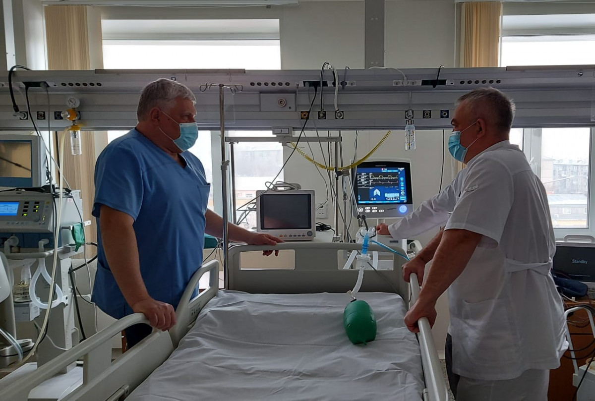 В инфекционном госпитале БСМП Красноярска появились новые аппараты ИВЛ