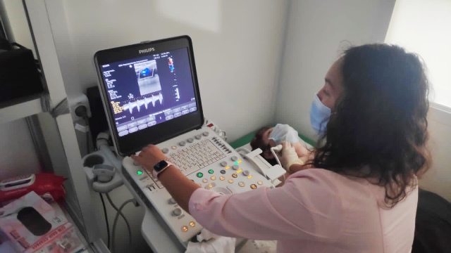 Мобильная поликлиника_врач.jpg Мобильная поликлиника_врач.jpg