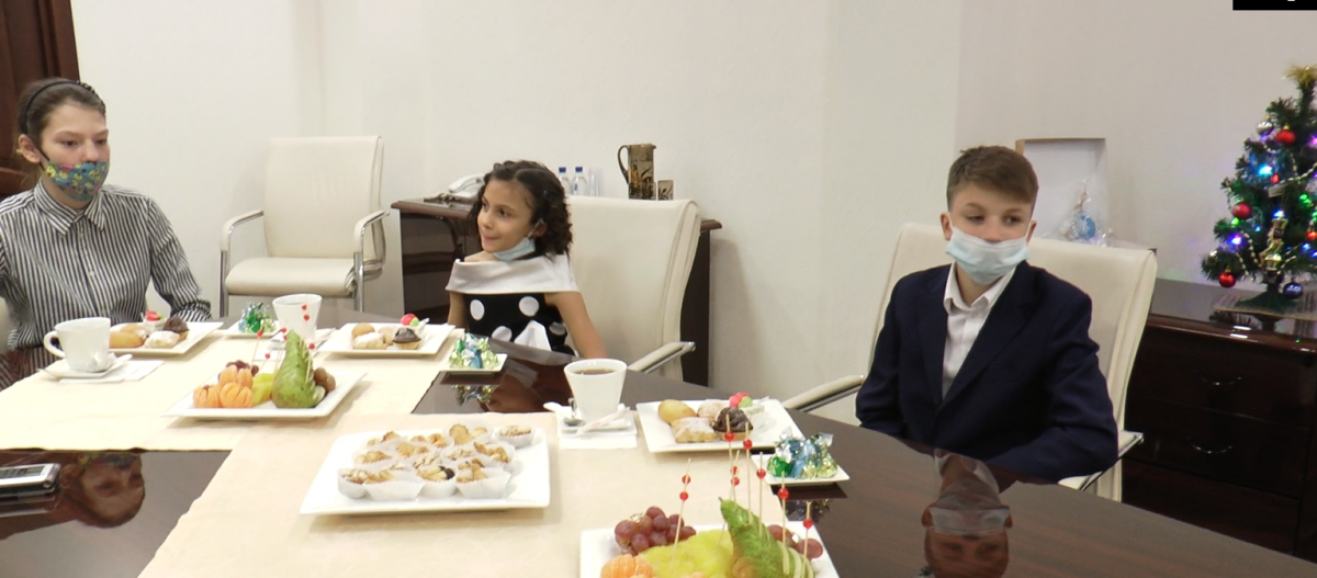 Ёлка желаний Заксобрание края.png дети.png