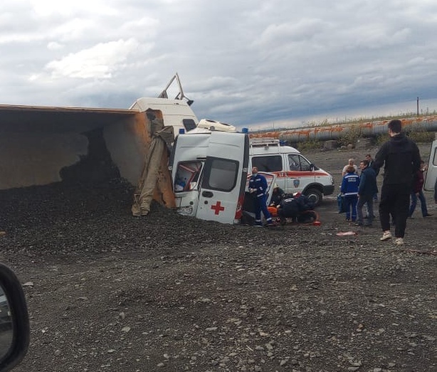 ДТП Норильск скорая помощь - грузовик ДТП Норильск скорая помощь - грузовик