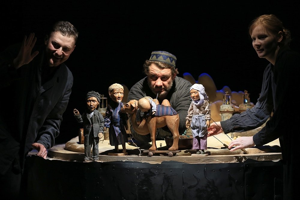 «Таратумб», спектакль «И дольше века длится день» «Таратумб» в ТЮЗе