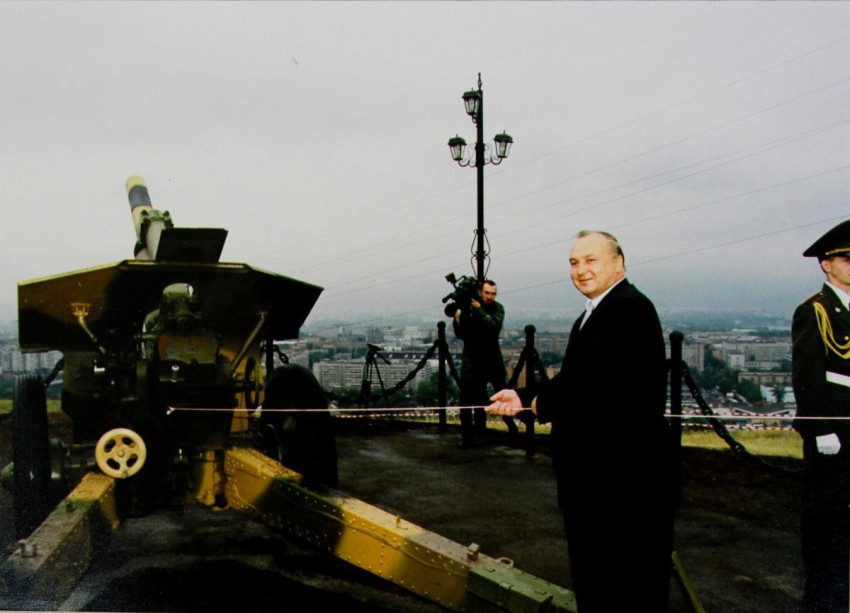 Выстрел из пушки. Фото - Красноярский краеведческий музей.jpg Выстрел из пушки. Фото - Красноярский краеведческий музей.jpg