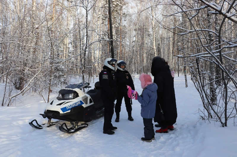 полиция на снегоходе полиция на снегоходе