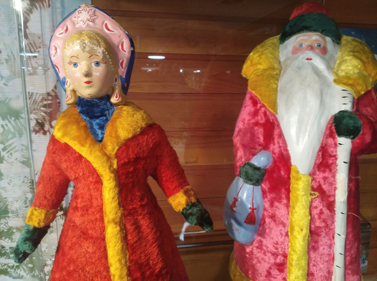 Выставка Дедов Морозов СССР на "Св. Николай" - 7 Канал Красноярск_5 Выставка Дедов Морозов СССР на "Св. Николай" - 7 Канал Красноярск_5