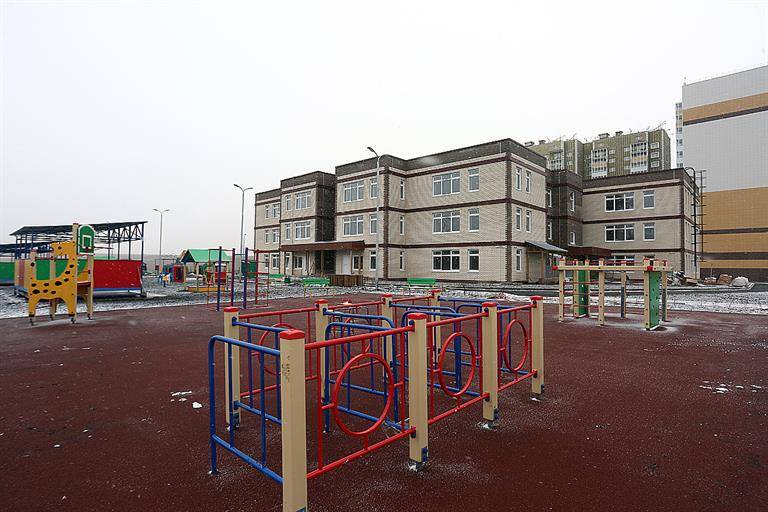 Сад на Норильской (2).jpg Сад на Норильской (2).jpg