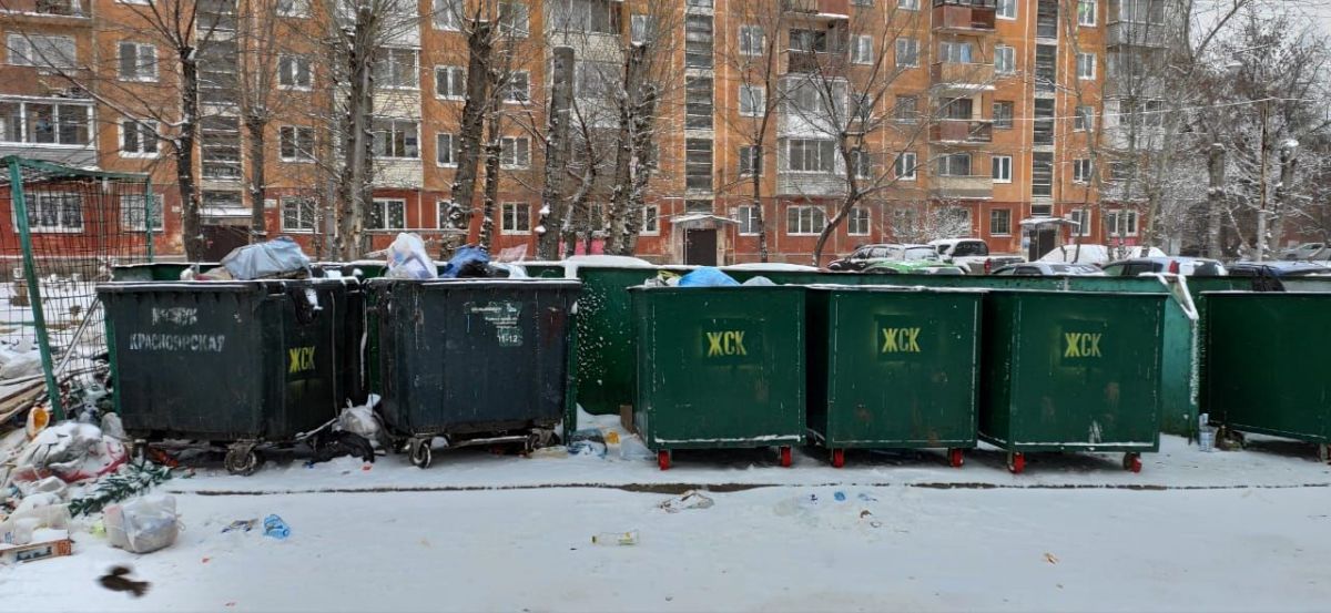 Горсовет мусор 2.jpg Горсовет мусор 2.jpg