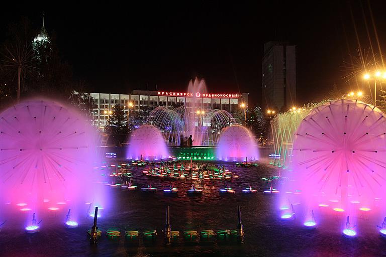 На посту градоначальника Пимашков особенно запомнился появлением в городе многочисленных фонтанов.jpg На посту градоначальника Пимашков особенно запомнился появлением в городе многочисленных фонтанов.jpg