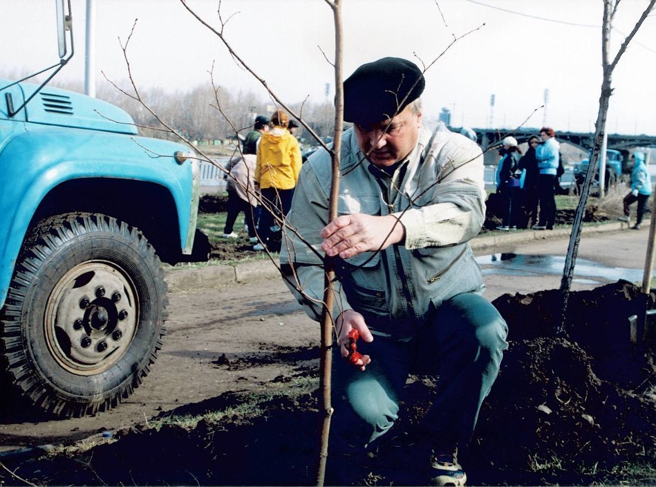 Пётр Пимашков, субботник.jpg Пётр Пимашков, субботник.jpg