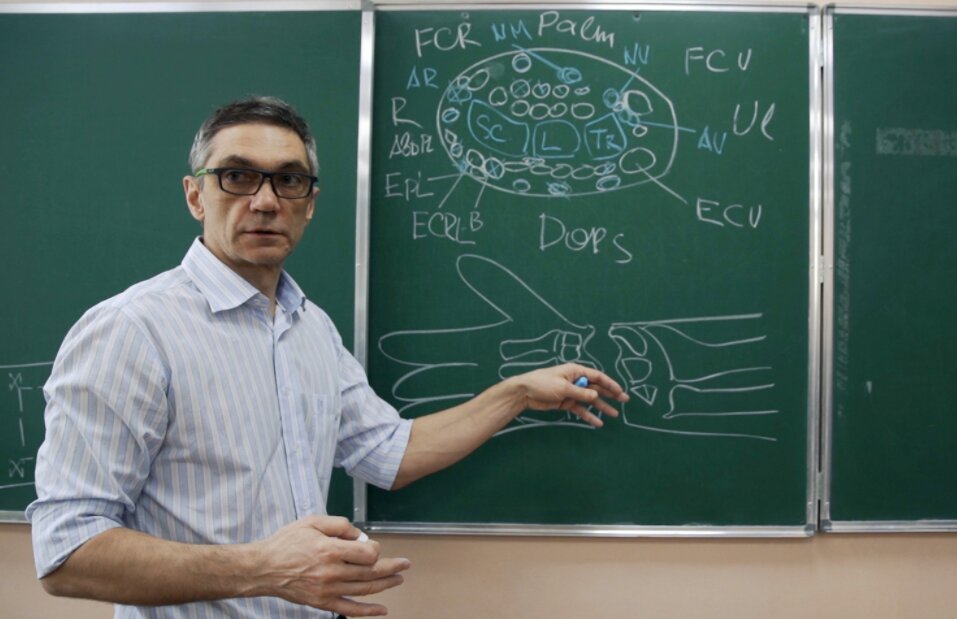 Кеосьян.jpg красноярский микрохирург Вадим Кеосьян.jpg