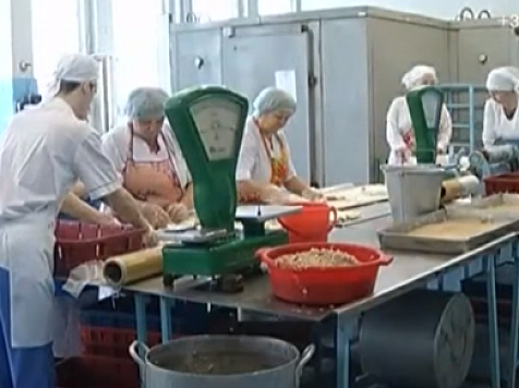 Работникам «Школьного комбината питания» вернули многомиллионный долг. Фото: trk7.ru