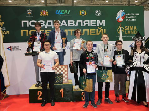 Впервые в истории Красноярского края 16-летний красноярец стал чемпионом по классическим шахматам. Фото: ekbchess.ru