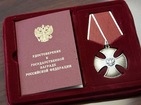Троих погибших в Красноярске пожарных посмертно наградили орденом Мужества. Фото: pgduma.ru