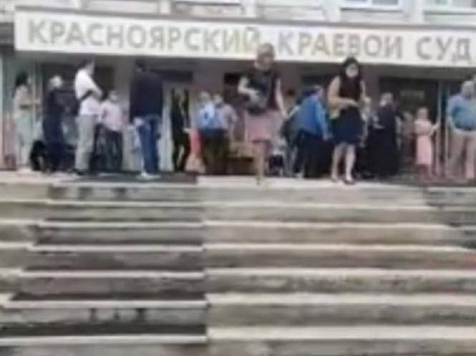 Из судов Красноярского края эвакуируют людей. Фото и видео: Владимир Васин; ЧП Лесосибирск; ЧП Канск