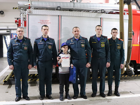 7-летний Егор из Красноярска спас себя и соседей после срабатывания пожарной сигнализации. Фото: 24.mchs.gov.ru
