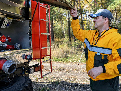 Лесные пожарные Красноярского получили более 300 единиц спецтехники. Фото: krskstate.ru