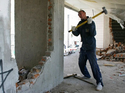 Жители Красноярского края чуть не разрушили квартиру соседки из-за перепланировки. Фото: ur-pro.ru