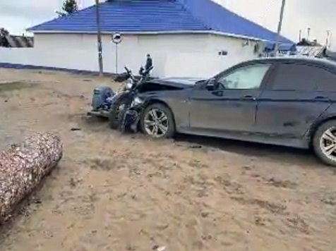 Три подростка получили тяжёлые травмы в ДТП с участием мотоцикла и BMW в Красноярском крае. Фото, видео: ГИБДД