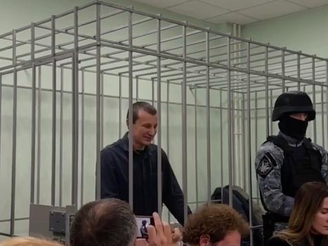 Красноярский депутат Глисков позвал свидетелем по своему делу экс-губернатора Александра Усса. Скриншот видео: vk.com/a.gliskov
