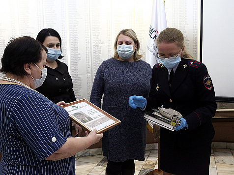 В Красноярске поисковики передали медальоны пропавших без вести в годы ВОВ их родным. Фото: http://www.krskstate.ru/