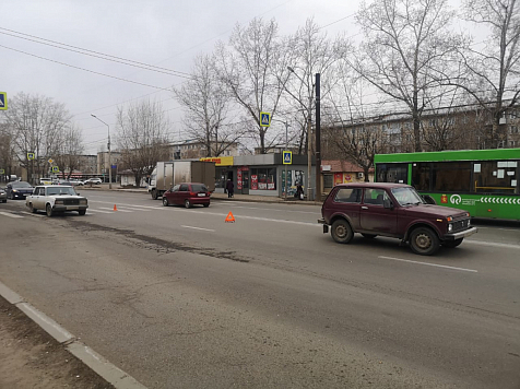 В Красноярске 4-летнюю девочку с матерью сбила машина. Фото: ГИБДД
